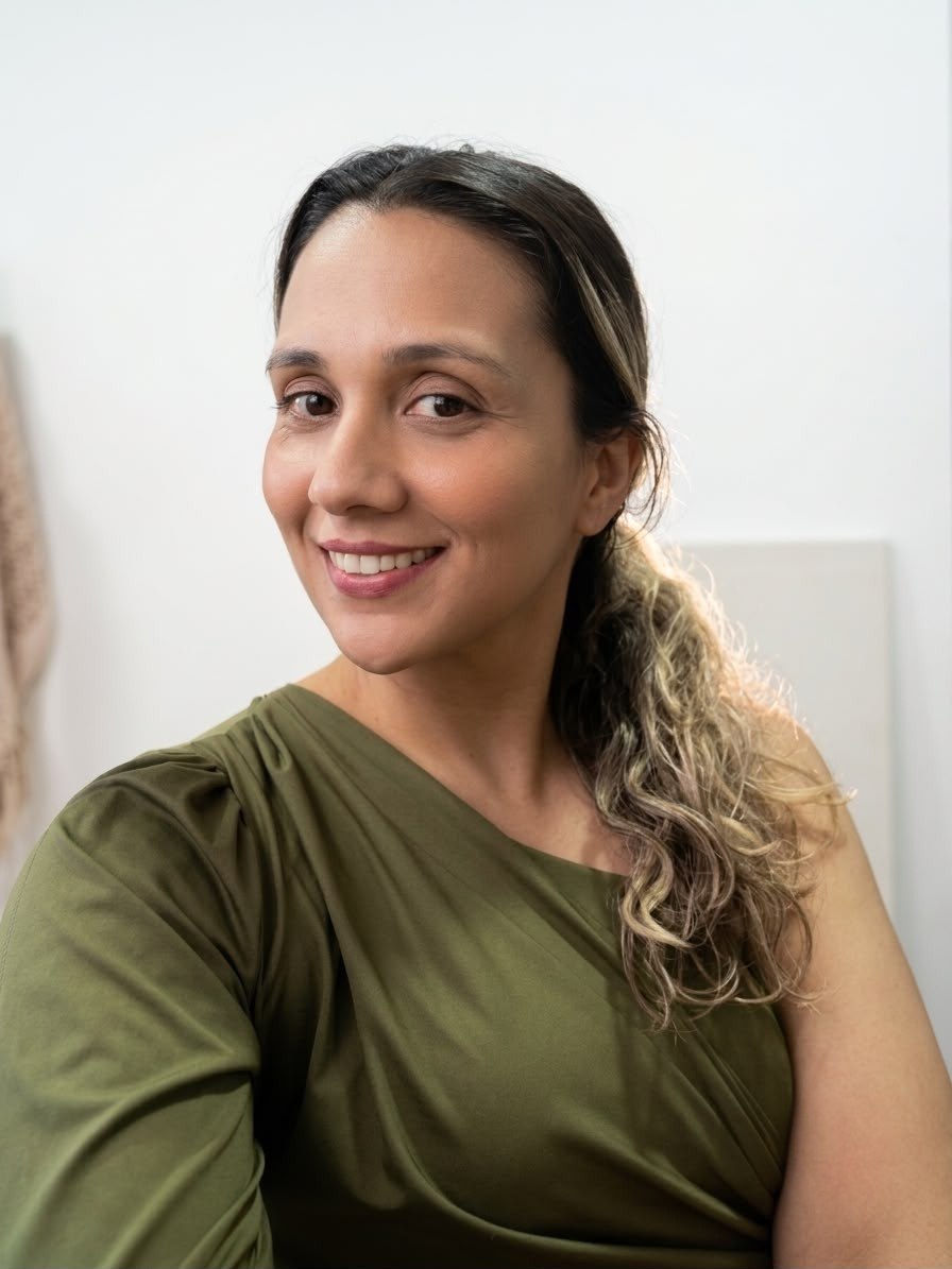 Dra. Flávia Borges no consultório
